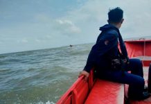 படகு கவிழ்ந்ததில் 6 மீனவர்கள் 16 மணி நேர தத்தளிப்பின் பின் பாதுகாப்பாக மீட்கப்பட்டனர்