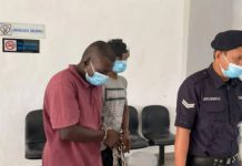 காவலாளியை வாளால் வெட்டிக் காயப்படுத்தியதாக ஆடவர் மீது குற்றச்சாட்டு