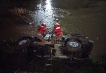 SUV ஆற்றில் மூழ்கியது, மூத்த குடிமகன் காயம்