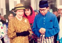 இரண்டாம் எலிசபெத் மகாராணிக்கு மரியாதை செலுத்தும் வகையில், சிலாங்கூர் மாநிலக் கொடி மூன்று நாட்களுக்கு அரைக்கம்பத்தில் பறக்கவிடப்படும்