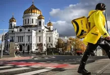 18-65 வயது ஆண்களுக்கு ரஷிய விமான நிறுவனங்கள் டிக்கெட் விற்பனை செய்ய மறுக்கிறதா?