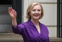 இங்கிலாந்தின் புதிய பிரதமராக லிஸ் டிரஸ் தேர்வு