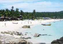 சுற்றுலா சங்கடத்தில் முடிந்த சம்பவம்