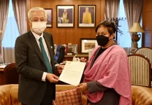 பிரதமரின் சிறப்பு ஆலோசகர் பதவியை ராஜினாமா செய்தார் அஸலினா