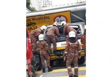 சாலையின் பெயர் பலகையில் லோரி மோதிய விபத்து; 48 வயது நபர் உயிரிழந்தார்