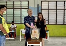 பல வாக்குச் சாவடி மையங்களில் முந்தைய பொதுத் தேர்தலை விட வாக்காளர்கள் கூட்டம் குறைவாக உள்ளது என்கிறார் டாக்டர் வீ