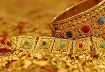 சோதனையின்போது நகைகள் காணாமல் போனதாக வெளிநாட்டு தொழிலாளி கூறியதால் போலீசார் விசாரணை