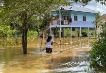சுங்கை மூவார் ஆற்றில் வெள்ளம்; சிகாமட்டில் 17 பேர் வெளியேற்றப்பட்டனர்