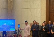 Anwar tiba di Bangunan Perdana Putra, mula tugas rasmi Perdana Menteri