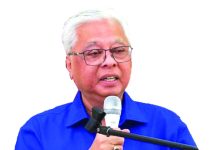 முன்னாள் பிரதமர் இஸ்மாயில் சப்ரி மயக்கமடைந்த நிலையில் மருத்துவமனையில் அனுமதி