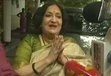 ரஜினிகாந்த் ஊரில் இல்லை; ரசிகர்கள் யாரும் காத்திருக்க வேண்டாம்