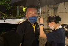 மருத்துவமனை – மருத்துவமனையாக சென்றும் நிலச்சரிவில் சிக்கிய மகனை கண்டுபிடிக்க முடியாமல் தவிக்கும் தந்தை