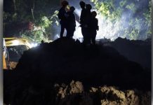 பத்தாங்காலி நிலச்சரிவு: ஒரே குடும்பத்தை சேர்ந்த 4 சடலங்கள் மீட்பு