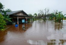 கோலப் பிலாவில் திடீர் வெள்ளம்; மூன்று குடும்பங்கள் பாதிப்பு