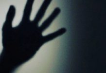 தொடக்கப் பள்ளி மாணவர்ஆசிரியரால் தாக்கப்பட்டதாக கூறப்படுவது குறித்து போலீசார் விசாரணை