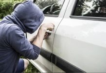 செந்தூல் வட்டாரத்தில் கார் உடைப்பு சம்பவம் – முதியவர் ஒருவர் கைது