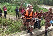 போலீஸ் சோதனையிலிருந்து தப்பிக்க ஆற்றில் குதித்த பெண் சடலமாக மீட்கப்பட்டார்