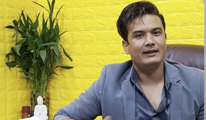 9004DA48-5596-44AA-A912-E83E57E4A2CA