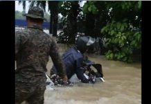 மோட்டார்சைக்கிள்கள் கிட்டத்தட்ட அடித்துச் செல்லப்பட்டதால், ஸ்போரில் இருந்து பெரிய பைக் ஓட்டுபவர்கள் வெள்ளத்தில் சிக்கினர்