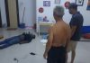வீட்டிற்குள் புகுந்து மது அருந்தி விட்டு மயங்கிய ஆடவர் கைது