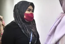 ஹோட்டல் அறையில் ‘பல் கிளினிக்’ நடத்தி வந்ததாக இல்லத்தரசி மீது குற்றச்சாட்டு