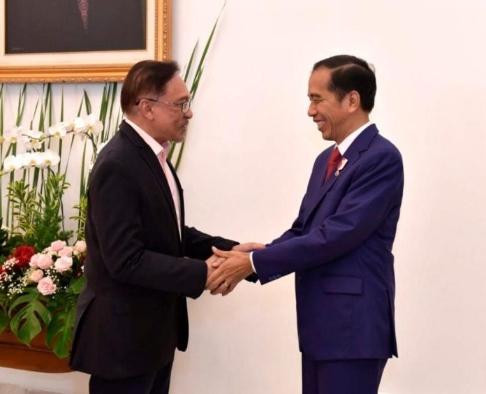 jokowi-and-anwar-