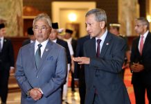 பேரரசர் சிங்கப்பூர் வெளியுறவுத் துறை அமைச்சரை சந்தித்தார்