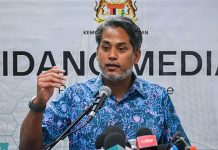 அம்னோவின் நடவடிக்கையால் சீர்திருத்தவாதிகள் வாயடைத்து போய் விடுவார்கள் என்கிறார் கைரி