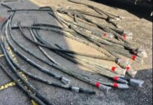 30 கிமீ கார் துரத்தலுக்குப் பிறகு கைது செய்யப்படுவதைத் தவிர்ப்பதற்காக ஏரியில் குதிக்க முயற்சித்த கேபிள் திருடன்