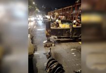 கிரேன் மீது கார் மோதியதில் மூவர் பலி