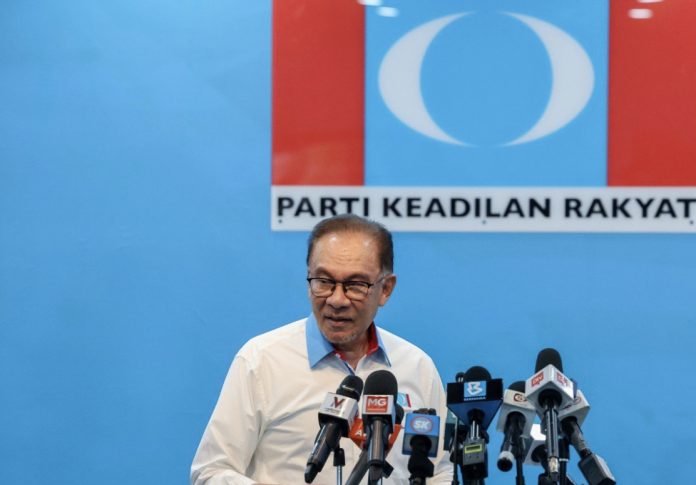 9EE3B4EF-4D50-49FD-B19B-341775B59951