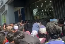 1 ரிங்கிட்டில் ஹரி ராயா ஆடைக்கான விற்பனை குழப்பத்தில் முடிந்த சம்பவம்