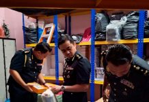 1மில்லியன் மதிப்பிலான 10,000 போலி பிராண்டட் வகை கைப்பைகள் பறிமுதல்