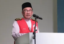 உங்களிடம் எண்ணிக்கை இருந்தால் நாடாளுமன்றம் அமரும் வரை காத்திருங்கள் என்று எதிர்க்கட்சிகளிடம் அன்வார் கூறுகிறார்