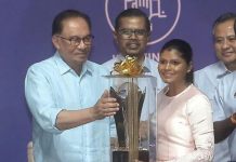 Dr Malar Santhi terima Anugerah Pekerja Contoh 2023