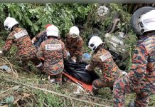 டிரெய்லர் கவிழந்ததில் ஆடவர் பலி; மற்றொருவர் காயம்