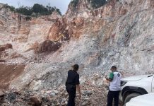 10 டன் சுண்ணாம்பு கல் விழுந்து ஆடவர் பலி