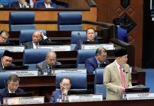 கட்சி தாவல் எதிர்ப்பு மசோதாவை தாக்கல் செய்தார் ஹாஜிஜி