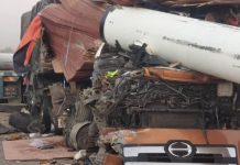 இரண்டு கனரக வாகனங்கள் மோதல்: பிக்கப் டிரக் ஓட்டுநர் உயிரிழந்தார்