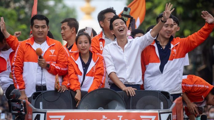 pita-limjaroenrat-waves-to-supporters-in-bangkok-1-6398811-1684159938621