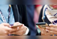 மலேசியர்கள் வாரத்தில் கிட்டத்தட்ட 20 மணிநேரம் சமூக ஊடகங்களில் செலவிடுகிறார்கள் -அறிக்கை