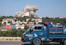 சிரியா சந்தையில் ரஷ்யா வான்வெளி தாக்குதல்- 2 குழந்தைகள் உள்பட 9 பேர் பலி