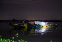 ஏரியில் படகு கவிழ்ந்து விபத்து – 26 பேர் பலி