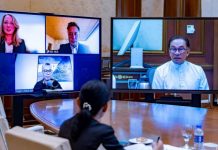 மலேசியாவில் முதலீடு செய்ய TESLA விருப்பம்; இயங்கலையில் எலான் மஸ்கை சந்தித்தார் பிரதமர்