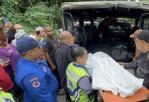 தும்பாட்டில் மூழ்கிய ஆடவரும் 10 வயது சிறுவனும் சடலமாக மீட்பு