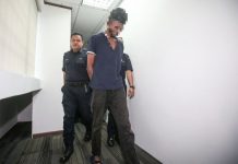 4 வயது மகனை துன்புறுத்தியதாக தாயார் கனகேஸ்வரி மற்றும் காதலன் உதயகுமார் மீது குற்றச்சாட்டு