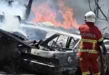 தீயில் எரிந்து டஜன்கணக்கிலான கார்கள் சாம்பலானது