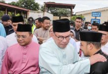 எல்மினா விமான விபத்தில் உயிரிழந்தவர்களின் நெருங்கிய உறவினருக்கு ஆறுதல் கூற மருத்துவமனை வந்த பிரதமர்