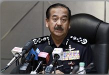 மூத்த போலீஸ் அதிகாரி உட்பட மூவர் ஜோகூரில் கைது செய்யப்பட்டதாக ஐஜிபி தகவல்