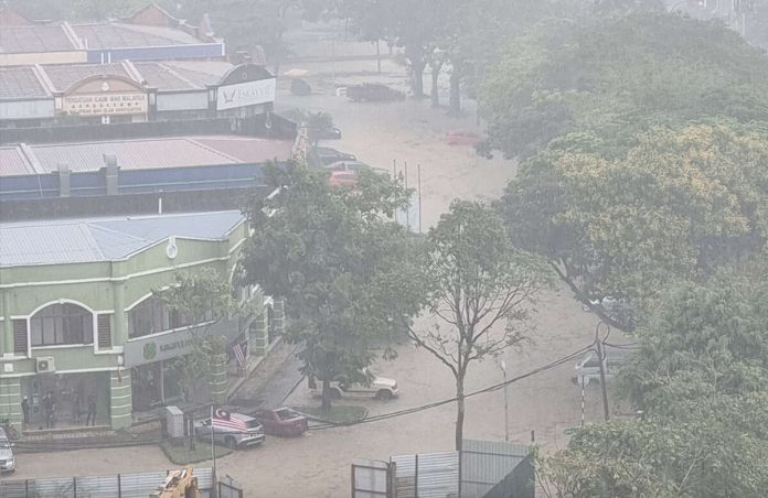 Shah-Alam-Seksyen-13-flood-16-Aug-2023-1-BM-1200x780